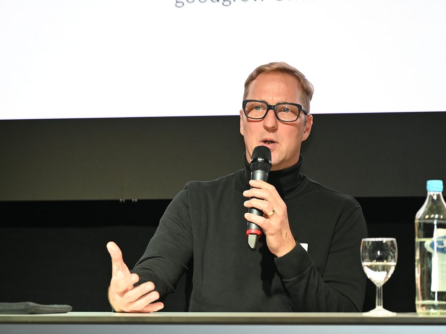 Volker Meise in einer Führungsrunde