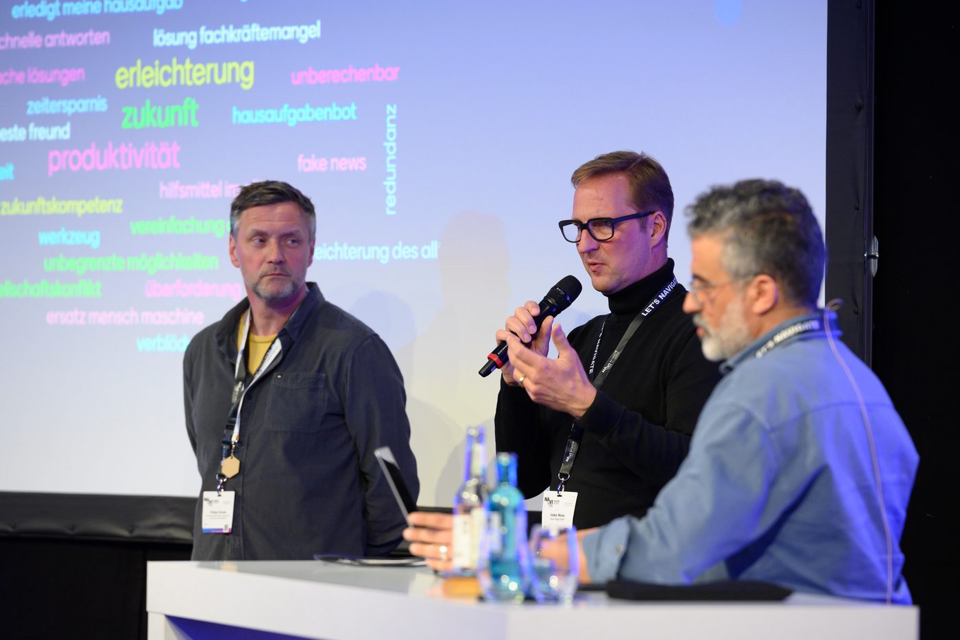 Volker Meise in einer Podiumsdiskussion